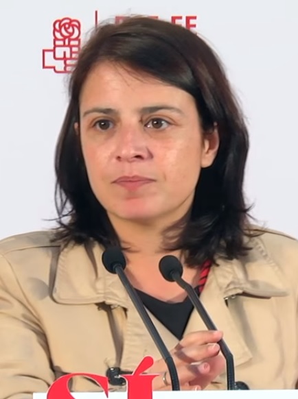 Adriana Lastra, inútil o analfabeta 